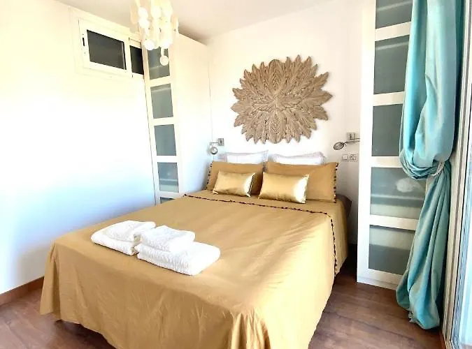 Sailor Sea Views 또사데마르